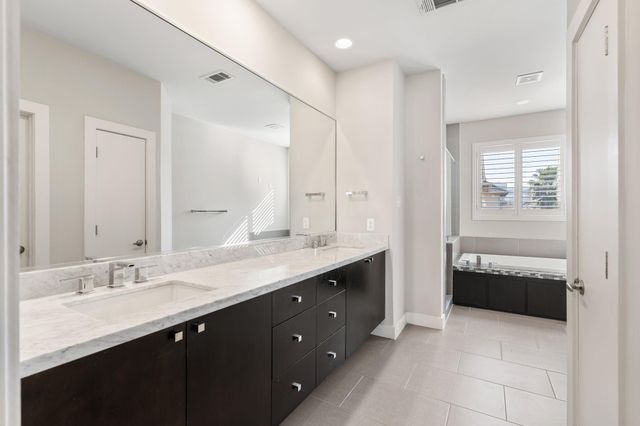 5911 Rose Street, Houston, TX 77007