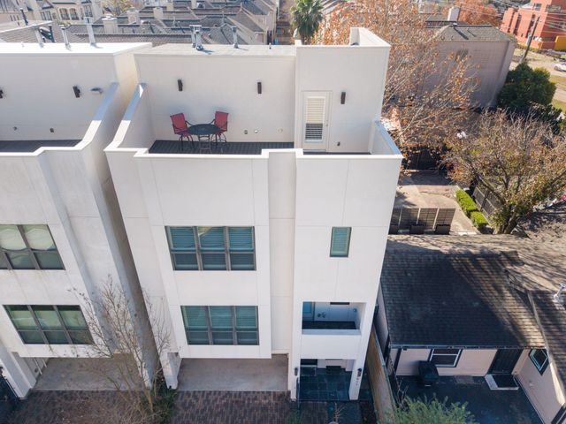 5911 Rose Street, Houston, TX 77007