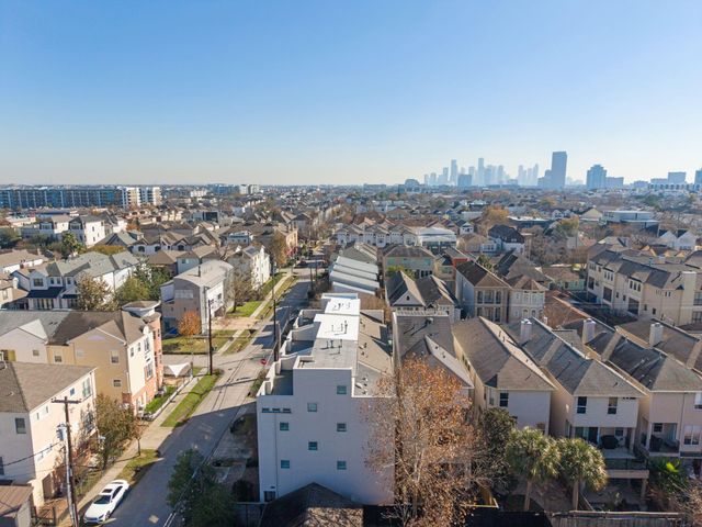 5911 Rose Street, Houston, TX 77007