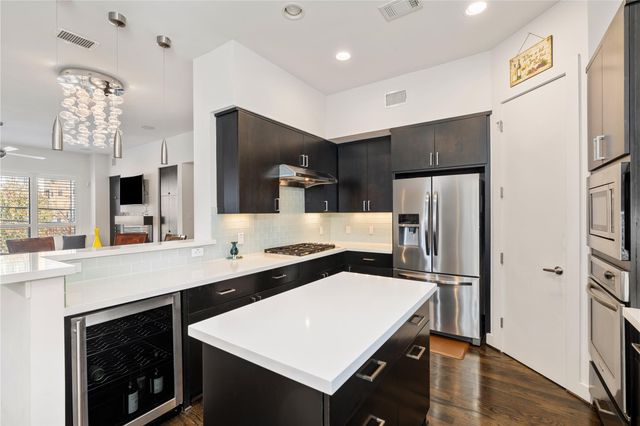 5911 Rose Street, Houston, TX 77007