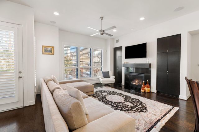 5911 Rose Street, Houston, TX 77007