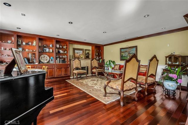 18423 Linnet, Tarzana, CA 91356
