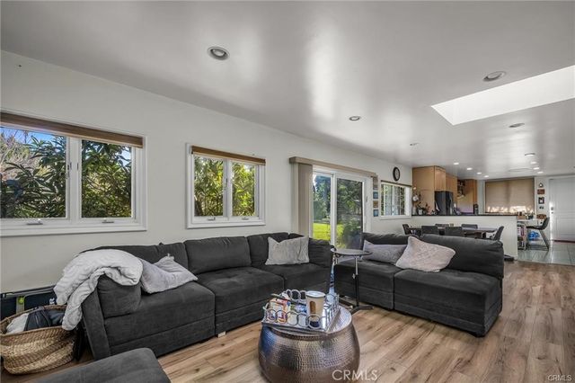 18423 Linnet, Tarzana, CA 91356