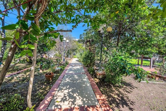 18423 Linnet, Tarzana, CA 91356