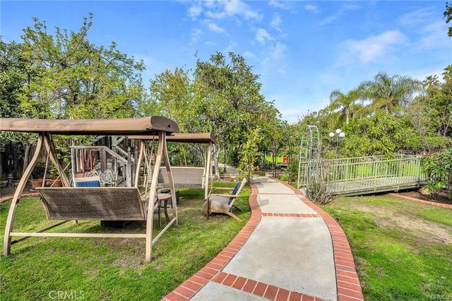 18423 Linnet, Tarzana, CA 91356