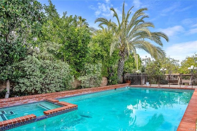 18423 Linnet, Tarzana, CA 91356