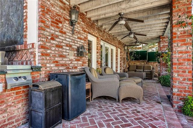 18423 Linnet, Tarzana, CA 91356