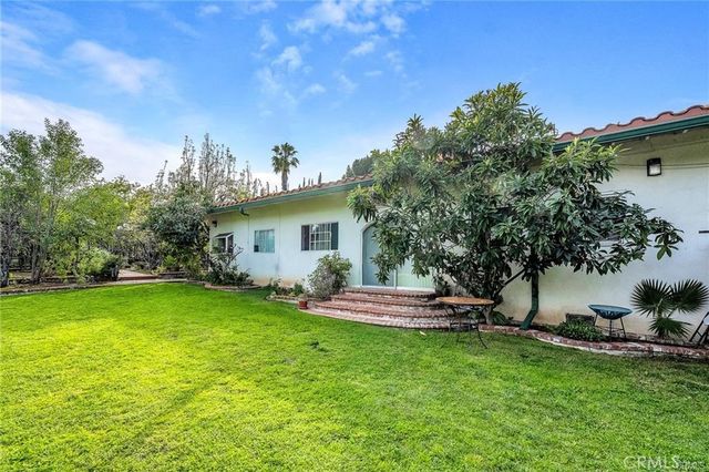 18423 Linnet, Tarzana, CA 91356