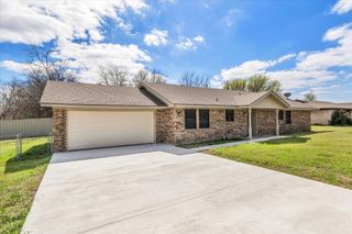 1006 Eagle Drive, Eddy, TX 76524