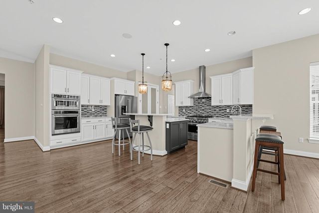 10640 WENNINGTON ST, Middle River, MD 21220