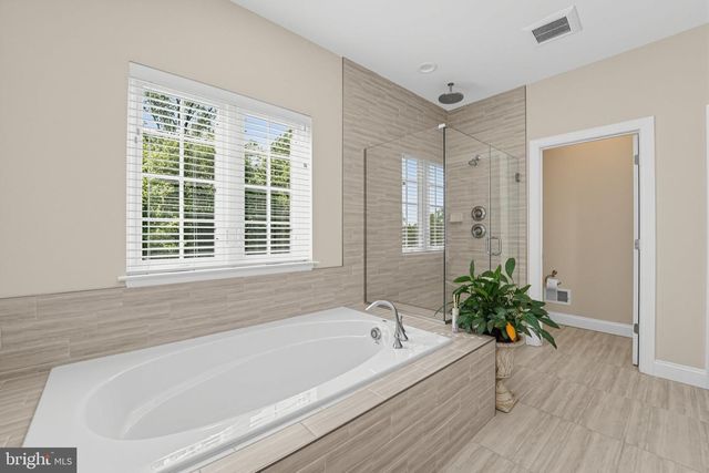 10640 WENNINGTON ST, Middle River, MD 21220