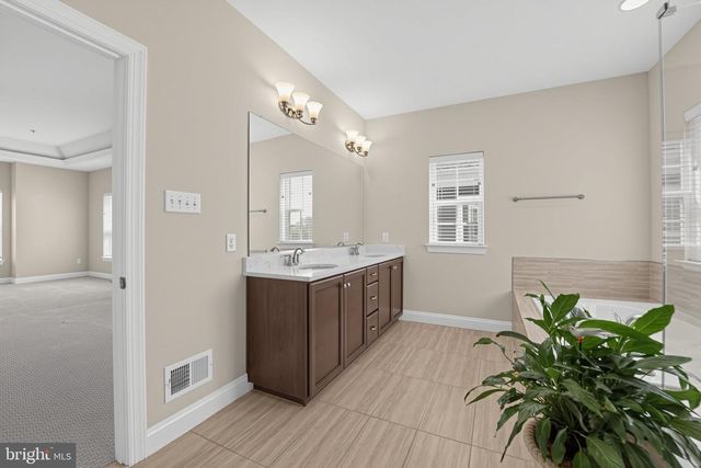 10640 WENNINGTON ST, Middle River, MD 21220