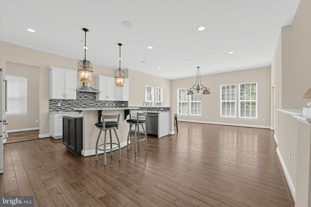 10640 WENNINGTON ST, Middle River, MD 21220