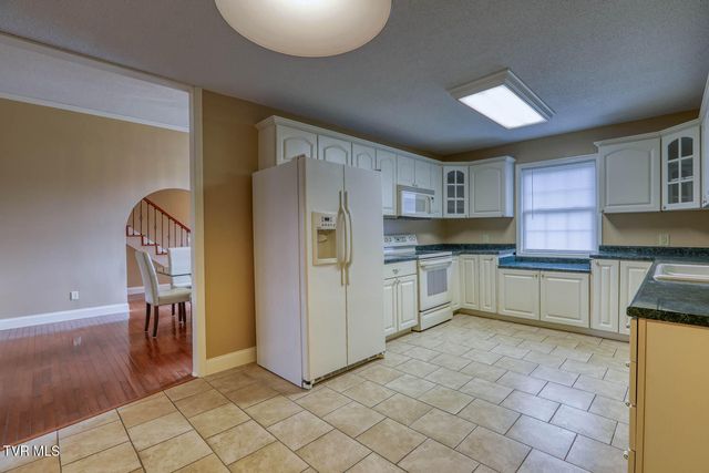 166 Clarksdale Circle, Rogersville, TN 37857