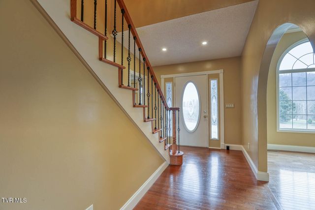 166 Clarksdale Circle, Rogersville, TN 37857