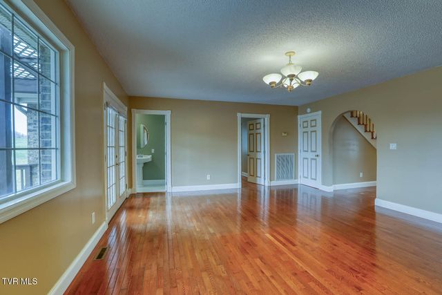 166 Clarksdale Circle, Rogersville, TN 37857