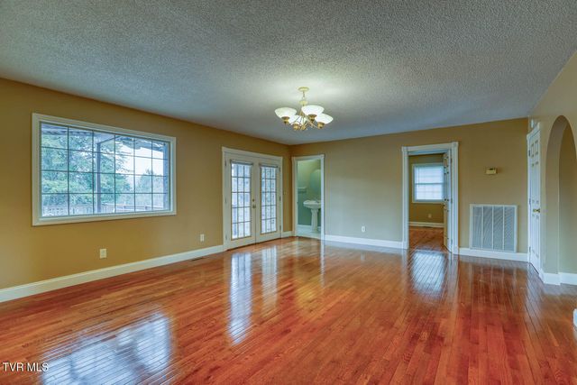 166 Clarksdale Circle, Rogersville, TN 37857