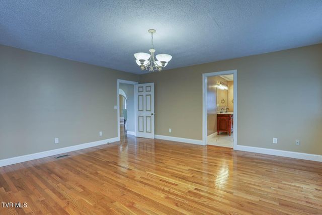 166 Clarksdale Circle, Rogersville, TN 37857