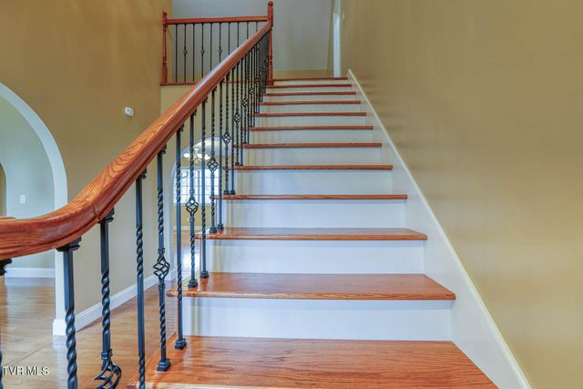 166 Clarksdale Circle, Rogersville, TN 37857