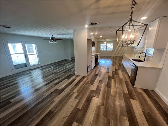 1501 W Chestnut Street, Denison, TX 75020