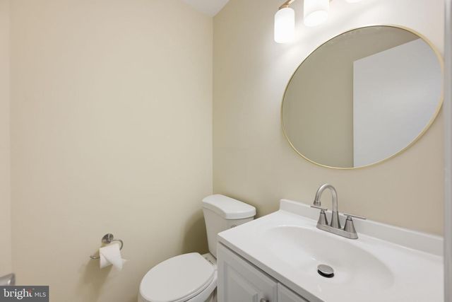 4044 HANSON OAKS DR, Hyattsville, MD 20784