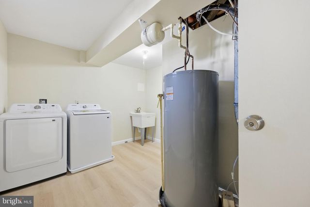 4044 HANSON OAKS DR, Hyattsville, MD 20784