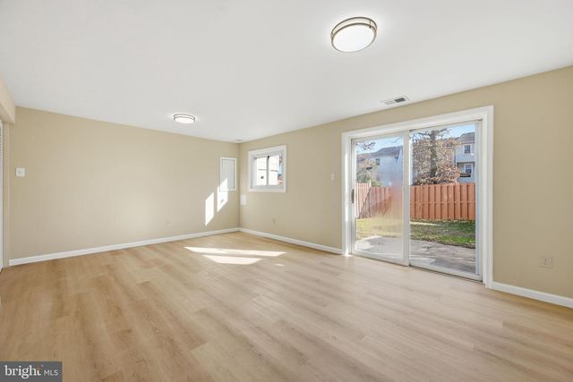 4044 HANSON OAKS DR, Hyattsville, MD 20784