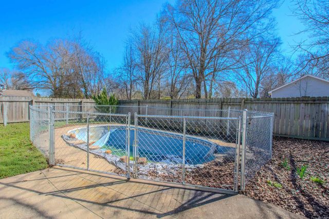 104 Dale Drive, Jacksonville, AR 72076