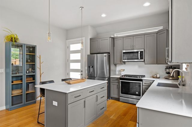 1116 Stobaugh ST B, Austin, TX 78757