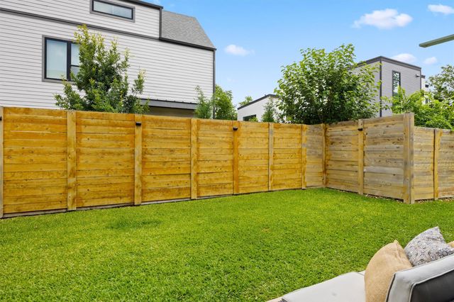 1116 Stobaugh ST B, Austin, TX 78757