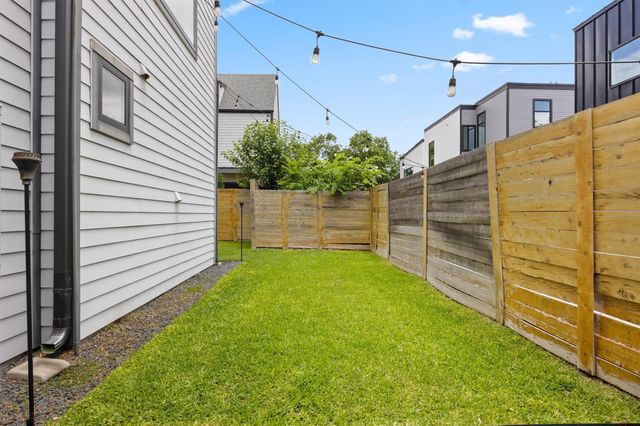 1116 Stobaugh ST B, Austin, TX 78757
