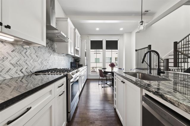 1303 Upland Retreat Blue Place, Houston, TX 77043