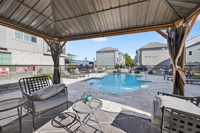 1303 Upland Retreat Blue Place, Houston, TX 77043