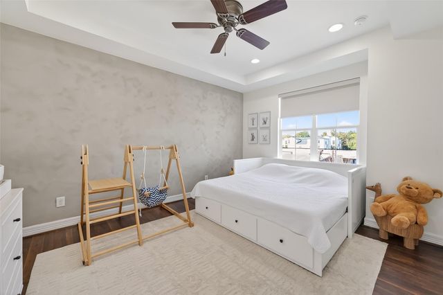 1303 Upland Retreat Blue Place, Houston, TX 77043