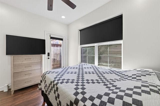 1303 Upland Retreat Blue Place, Houston, TX 77043