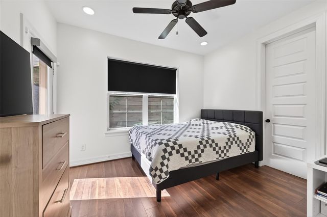 1303 Upland Retreat Blue Place, Houston, TX 77043