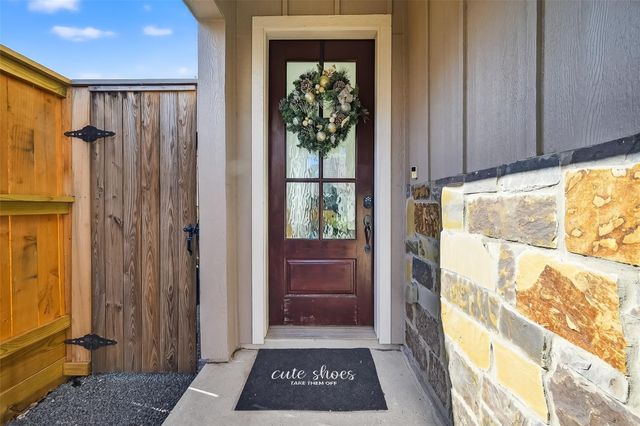 1303 Upland Retreat Blue Place, Houston, TX 77043