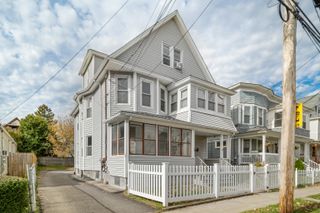 73 Pixlee Place, Bridgeport, CT 06610