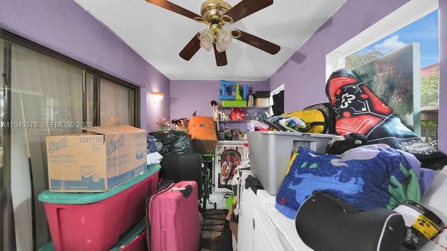 6 Spinning Wheel Ln, Tamarac, FL 33319