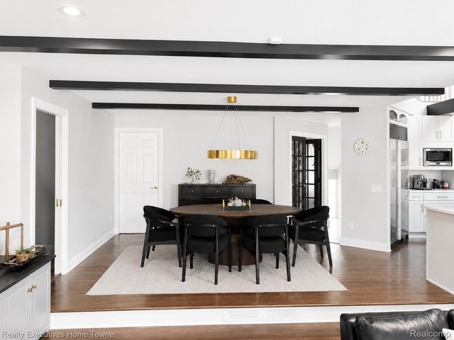 1395 Country Club Road, Bloomfield Charter Township, MI 48304