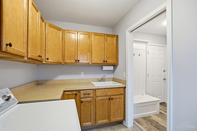 5632 Sarahs Oak Drive, Cincinnati, OH 45248