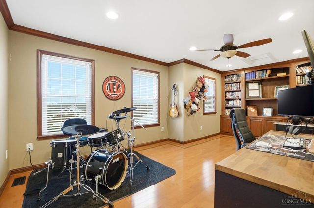 5632 Sarahs Oak Drive, Cincinnati, OH 45248