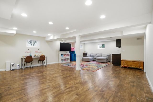 5632 Sarahs Oak Drive, Cincinnati, OH 45248