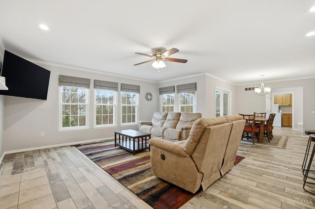 5632 Sarahs Oak Drive, Cincinnati, OH 45248