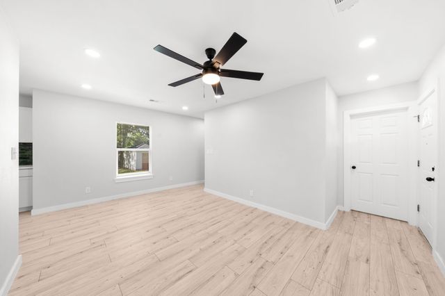 3313 Thibet Street, Dallas, TX 75211