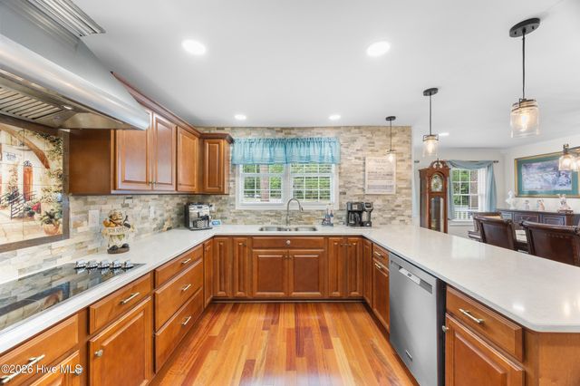 1988 W Lake Shore Drive, Wilmington, NC 28401