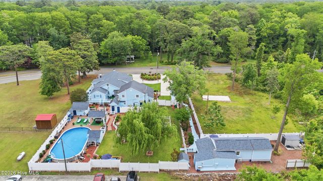 1988 W Lake Shore Drive, Wilmington, NC 28401