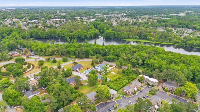 1988 W Lake Shore Drive, Wilmington, NC 28401