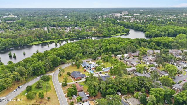 1988 W Lake Shore Drive, Wilmington, NC 28401