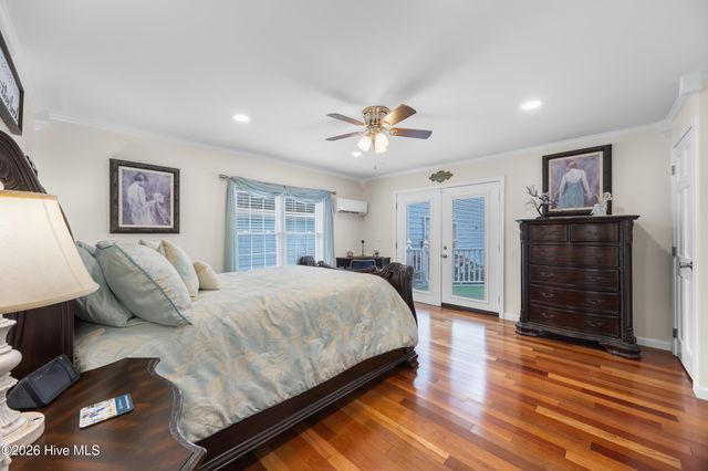 1988 W Lake Shore Drive, Wilmington, NC 28401